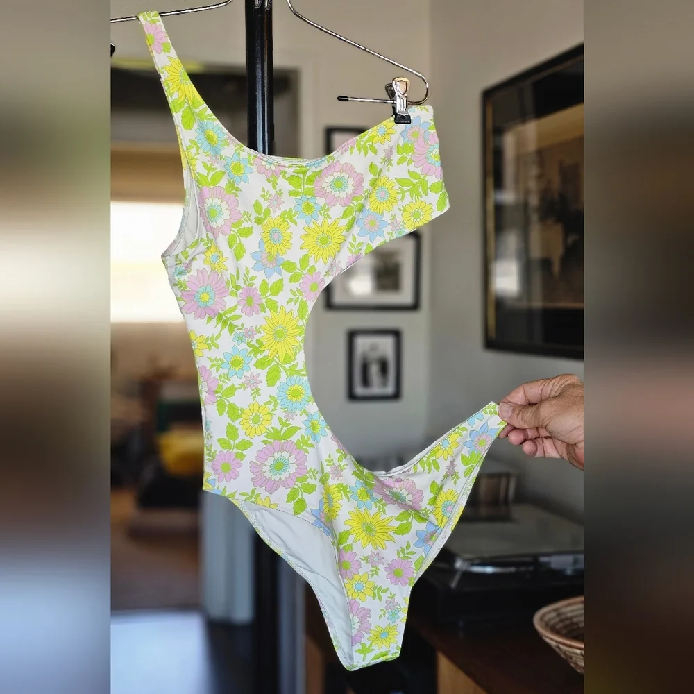 Frankies Bikinis Cash One Shoulder One Piece Swimsuit Secret Garden Size L